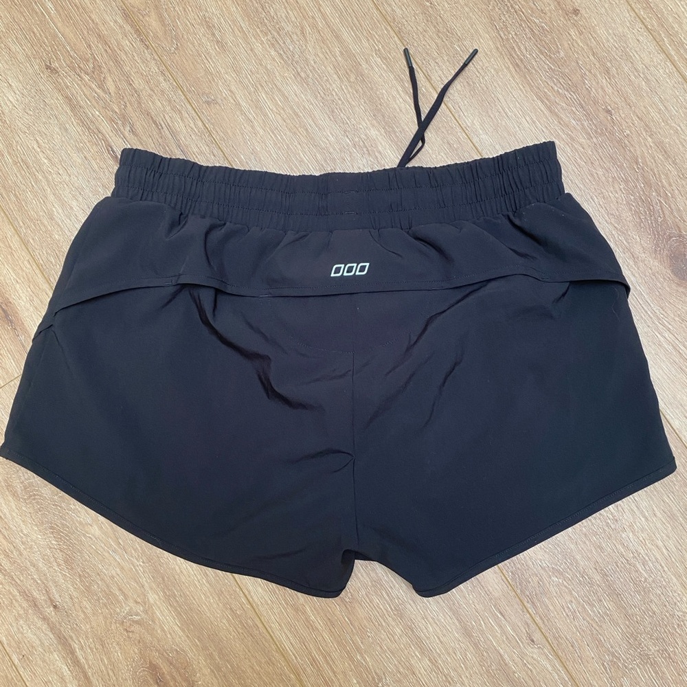 Lorna Jane New Original run short, M